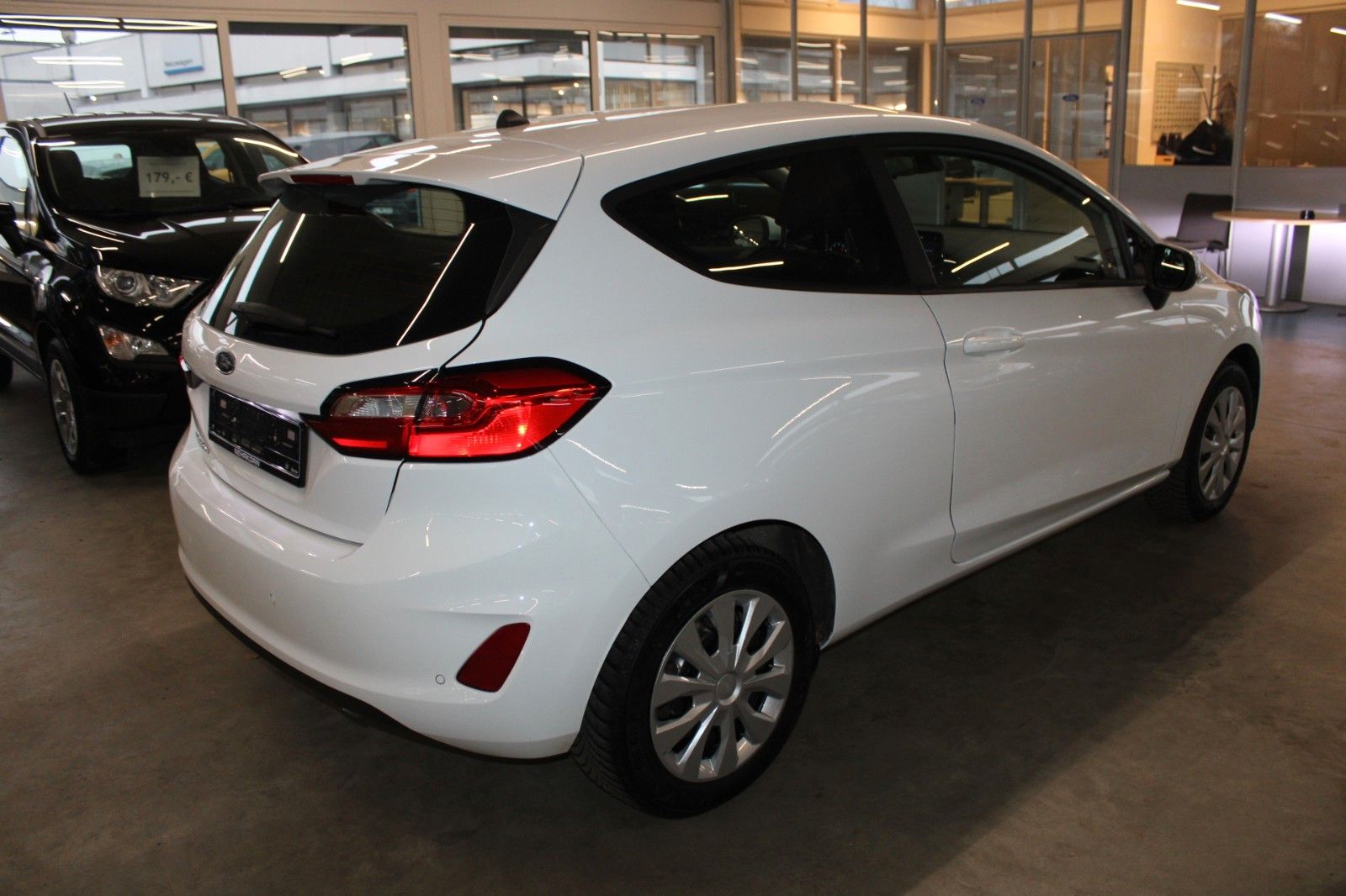 Fahrzeugabbildung Ford Fiesta Trend KLIMA LED WinterPaket PDC 1.Hand