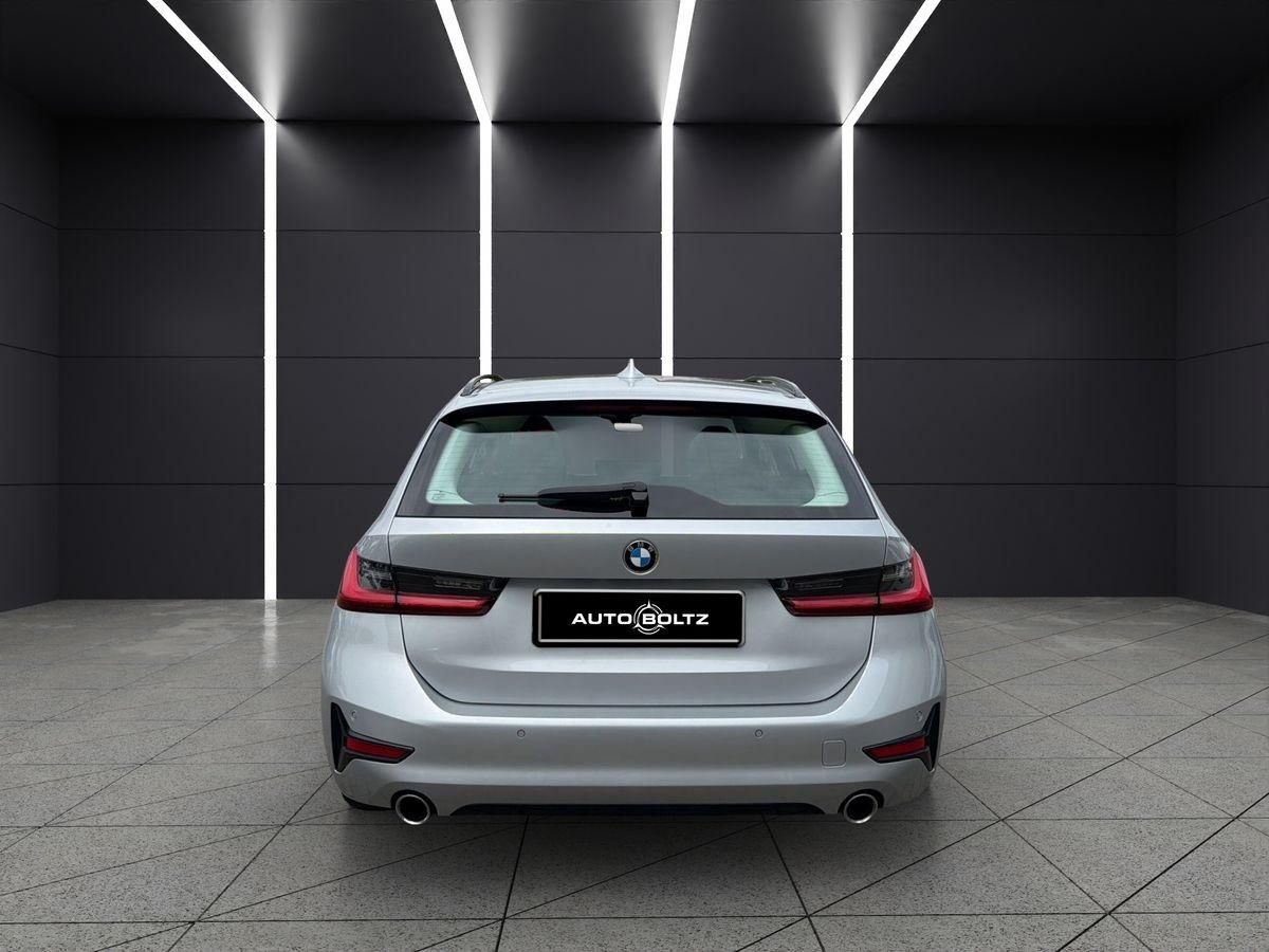 BMW 330 i Sport Line Pano LED Klimaa. PDC foto 5
