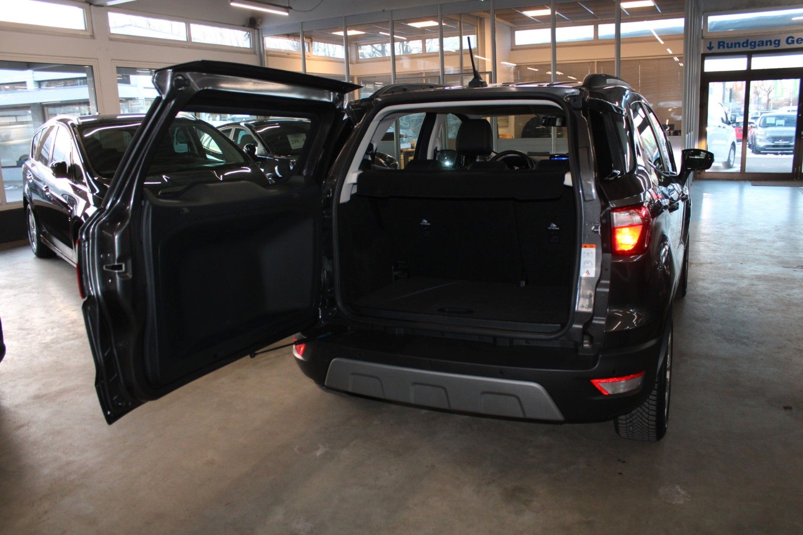 Fahrzeugabbildung Ford EcoSport Titanium LED B&O NAVI DAB Teilleder