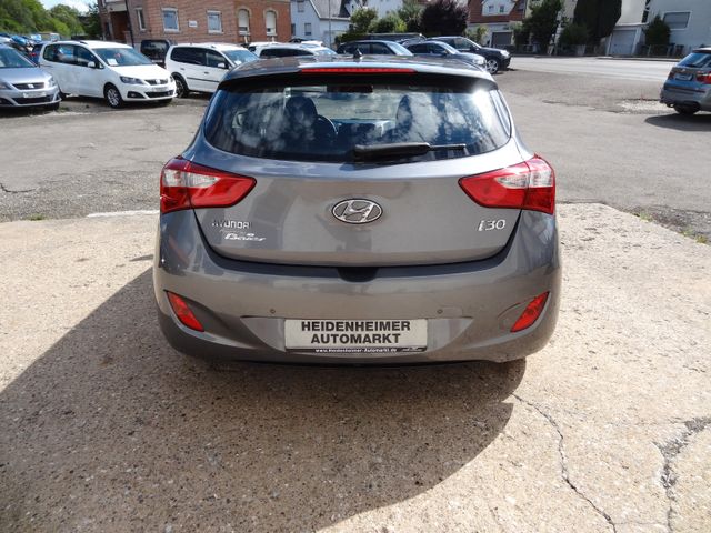 Fahrzeugabbildung Hyundai i30 Trend/2.Hd/Klima/PDC/70TKM/