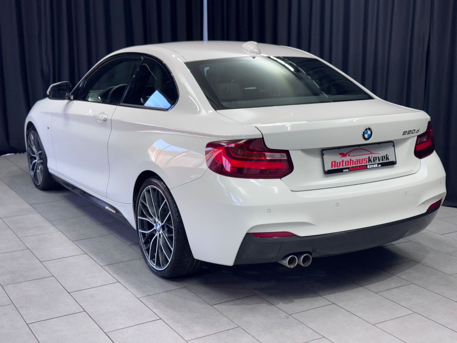 Fahrzeugabbildung BMW 220 d Coupe M Sport|19 ZOLL M-PERFORMANCE|LEDER|