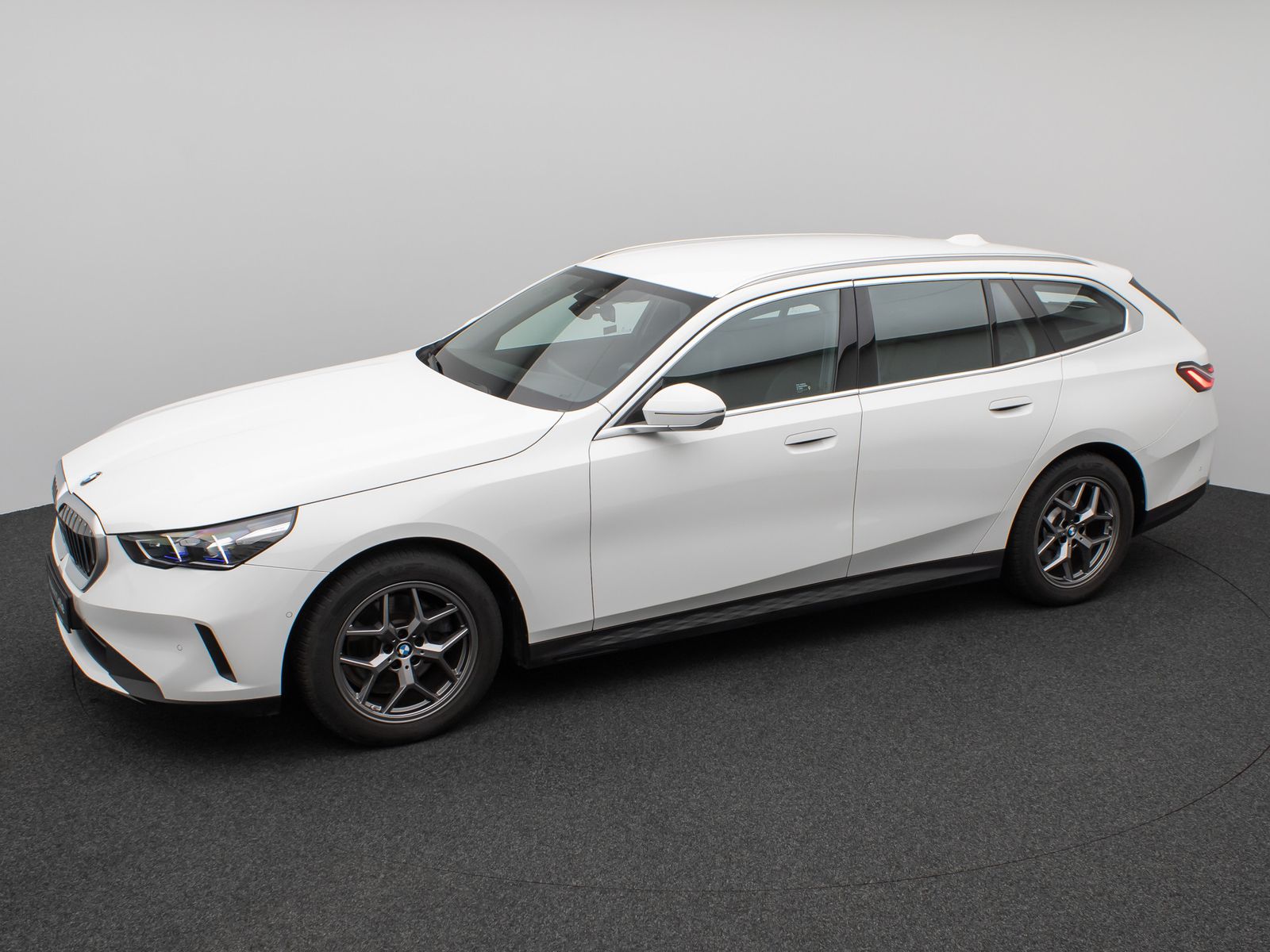 Fahrzeugabbildung BMW 520d  Kamera DAB DrivingAssist Leder Sport Alarm