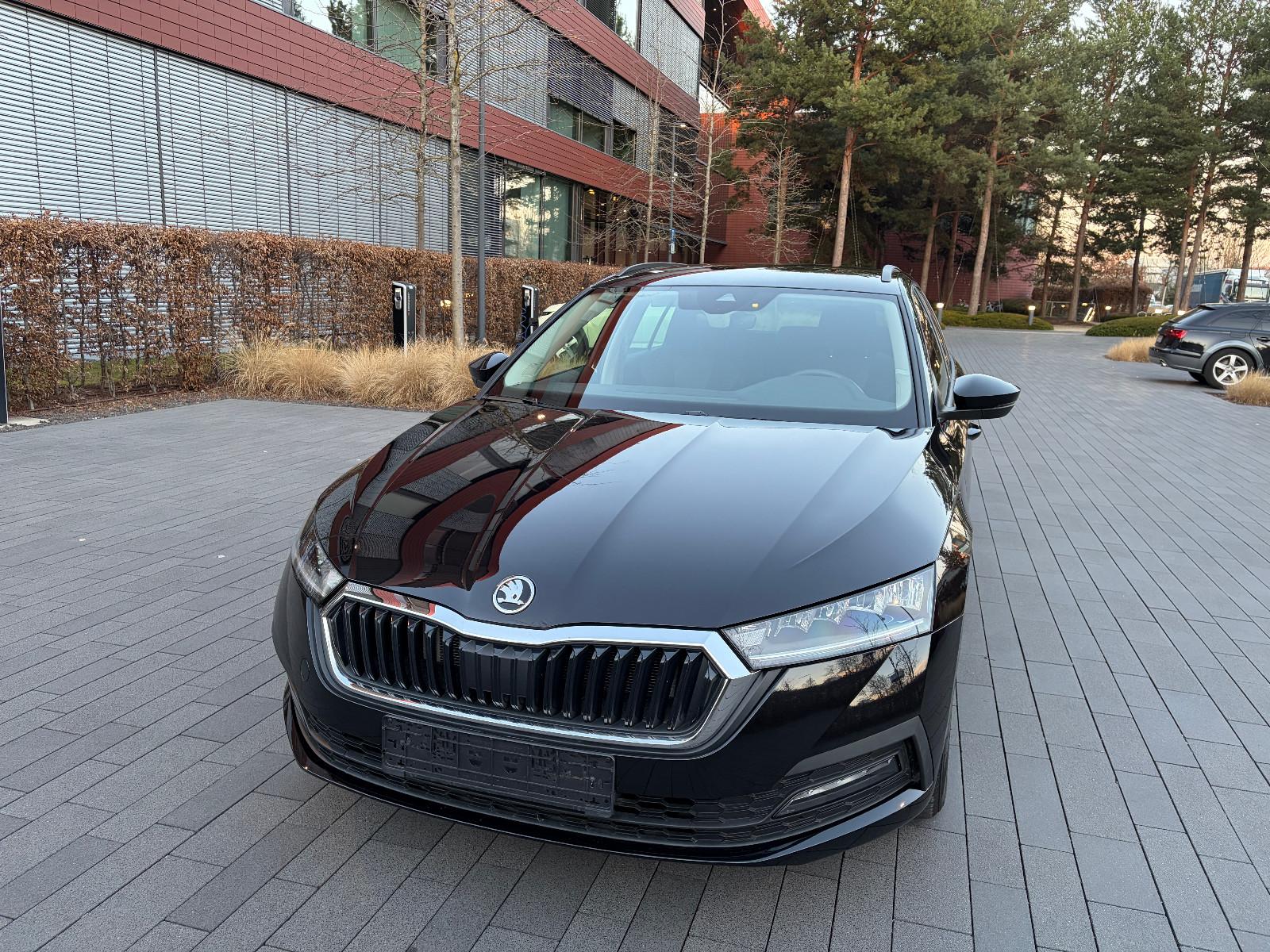 Skoda Octavia Combi Ambition-I Hand - 6.000 Km