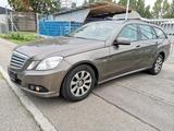 Mercedes-Benz E 220 CDI NAVI Automatik EL.Heckklappe ALU