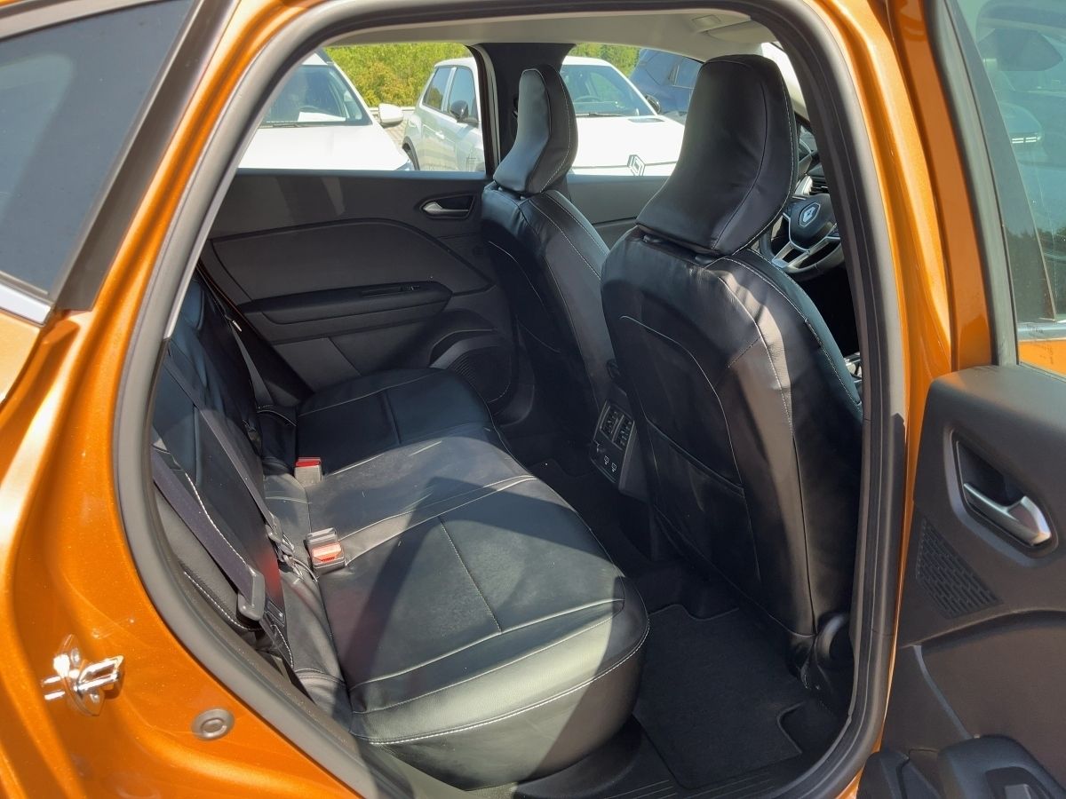 Fahrzeugabbildung Renault Captur INTENS TCe 90 - mit KI generiert/bearbeitet