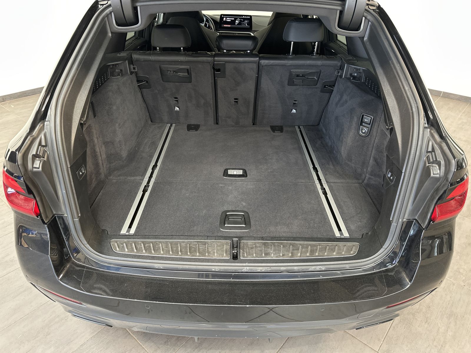 Fahrzeugabbildung BMW 530i Touring xD M-Sport Pro NAV+LASER+AHK+HEADUP