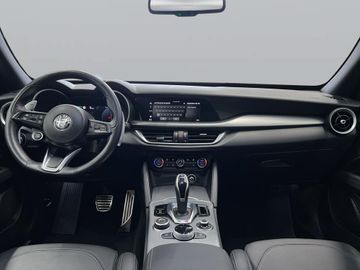 Alfa-Romeo Stelvio - 10