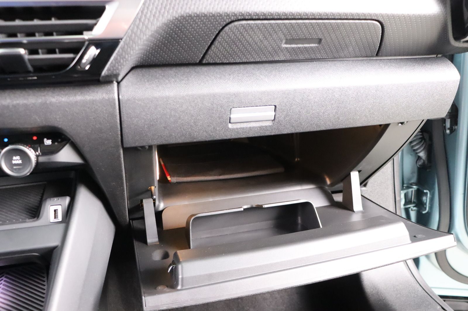 Fahrzeugabbildung Citroën C4 Shine PT 130 * HUD * LED * Navi *