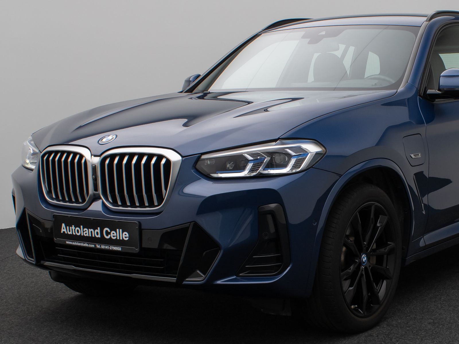 Fahrzeugabbildung BMW X3 xD30e M Sport 360°Laser HUD DAB HiFi AHK 20"