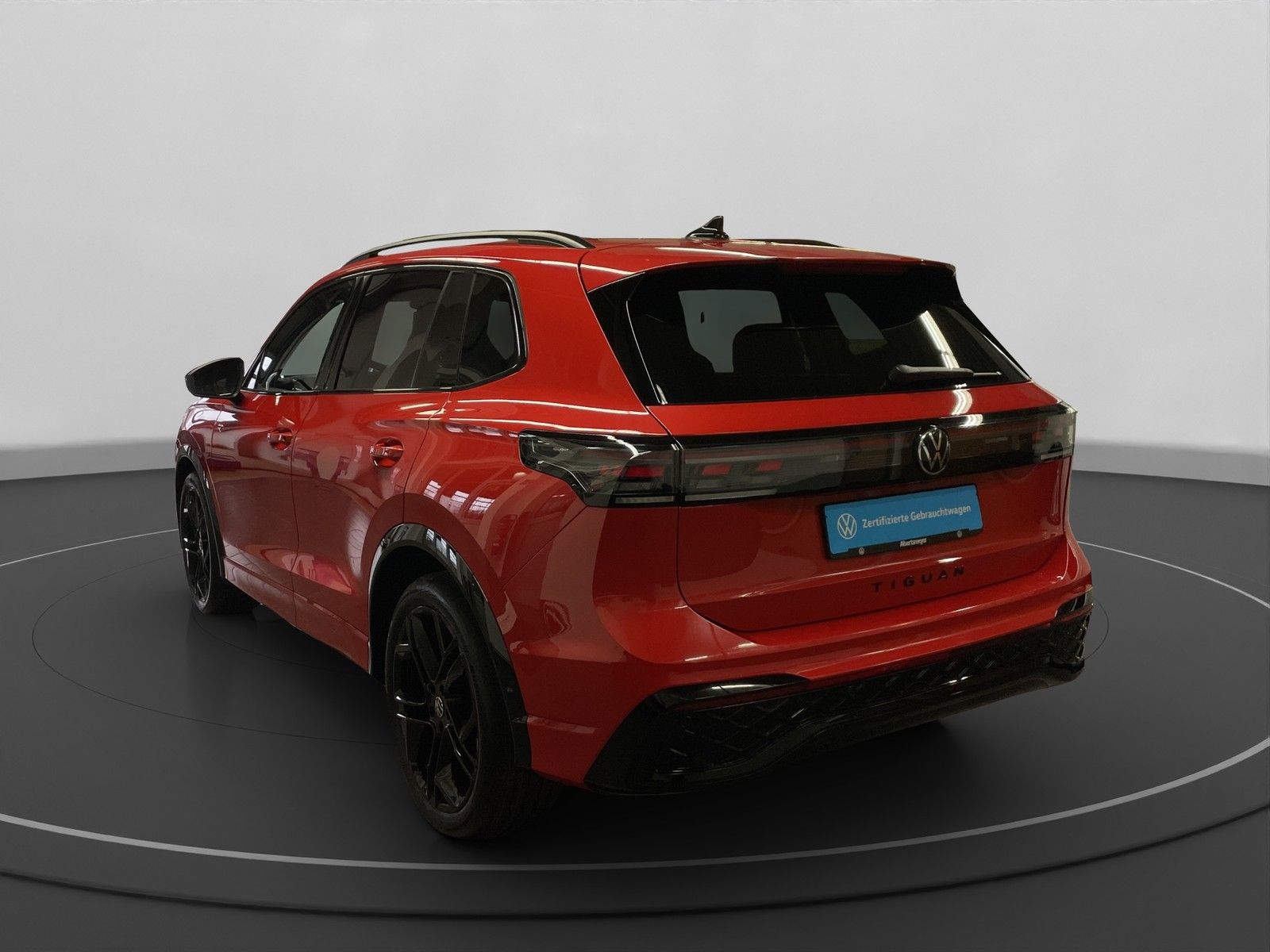 Volkswagen Tiguan 1.5 eTSI R-Line DSG KAMERA AHK LED KLIMA foto 2