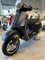Vespa GTS 300 SUPER TECH E5 BL - VESPA BLAU ROLLER