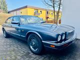 Jaguar XJ6 Sport 3.2 X300 - silberne Jaguar XJ