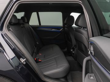 Fahrzeugabbildung BMW 520d M Sport Kamera DAB HiFi M Sportfahrwerk LED