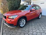 BMW X1 18i sDrive Automatik *Winter + Sommerräder*SH - BMW: Orange
