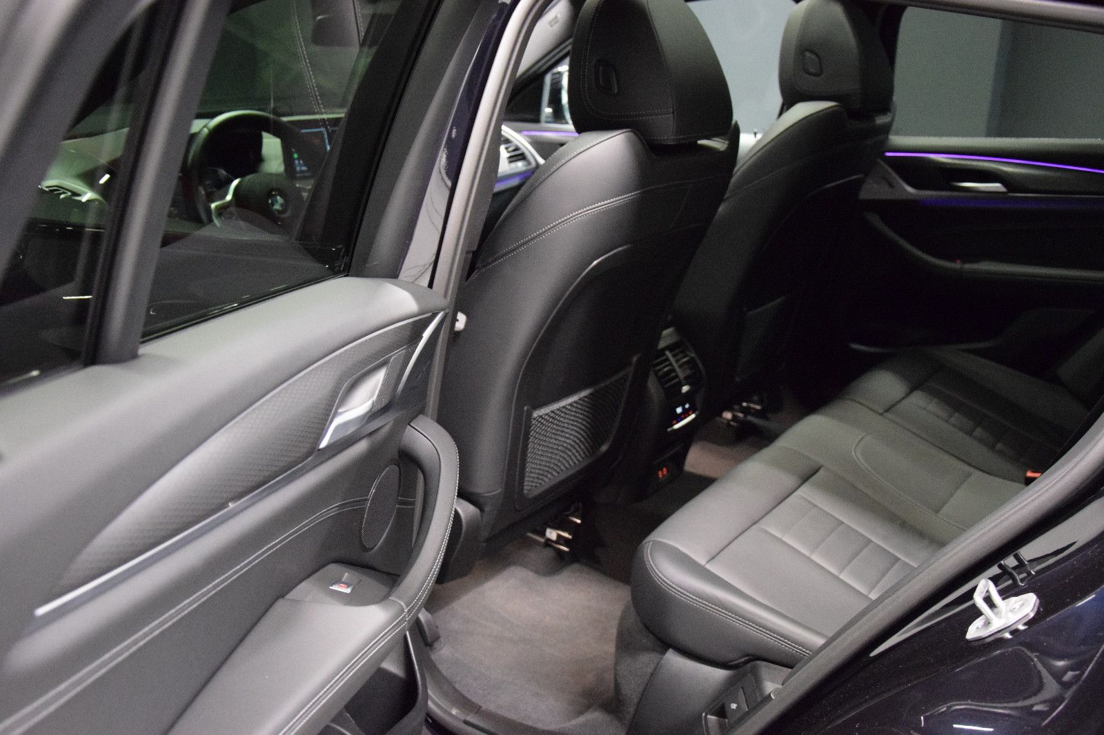 Fahrzeugabbildung BMW X4 xDrive 30 i M Sport ACC Pano Leder Laser ACC