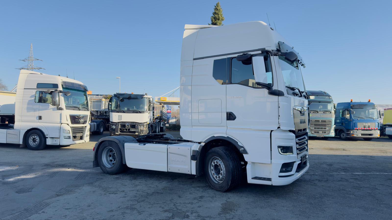 MAN TGX 18.510 XXL 4x2  / Retarder / 2 Tanks /