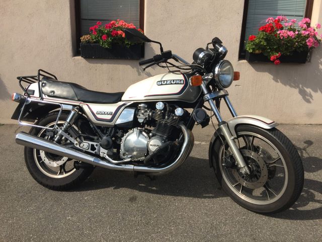 Suzuki GS1100 G mit Koffer