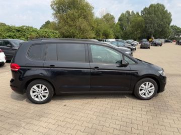 Volkswagen Touran - 4
