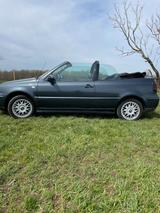 Volkswagen Golf 2.0 Highline Cabriolet Highline - Volkswagen Golf aus 2002: Cabrio