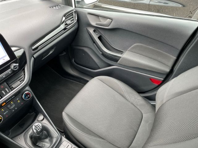 Fahrzeugabbildung Ford Fiesta 1.1 Cool & Connect Sitzheizung, DAB, Temp