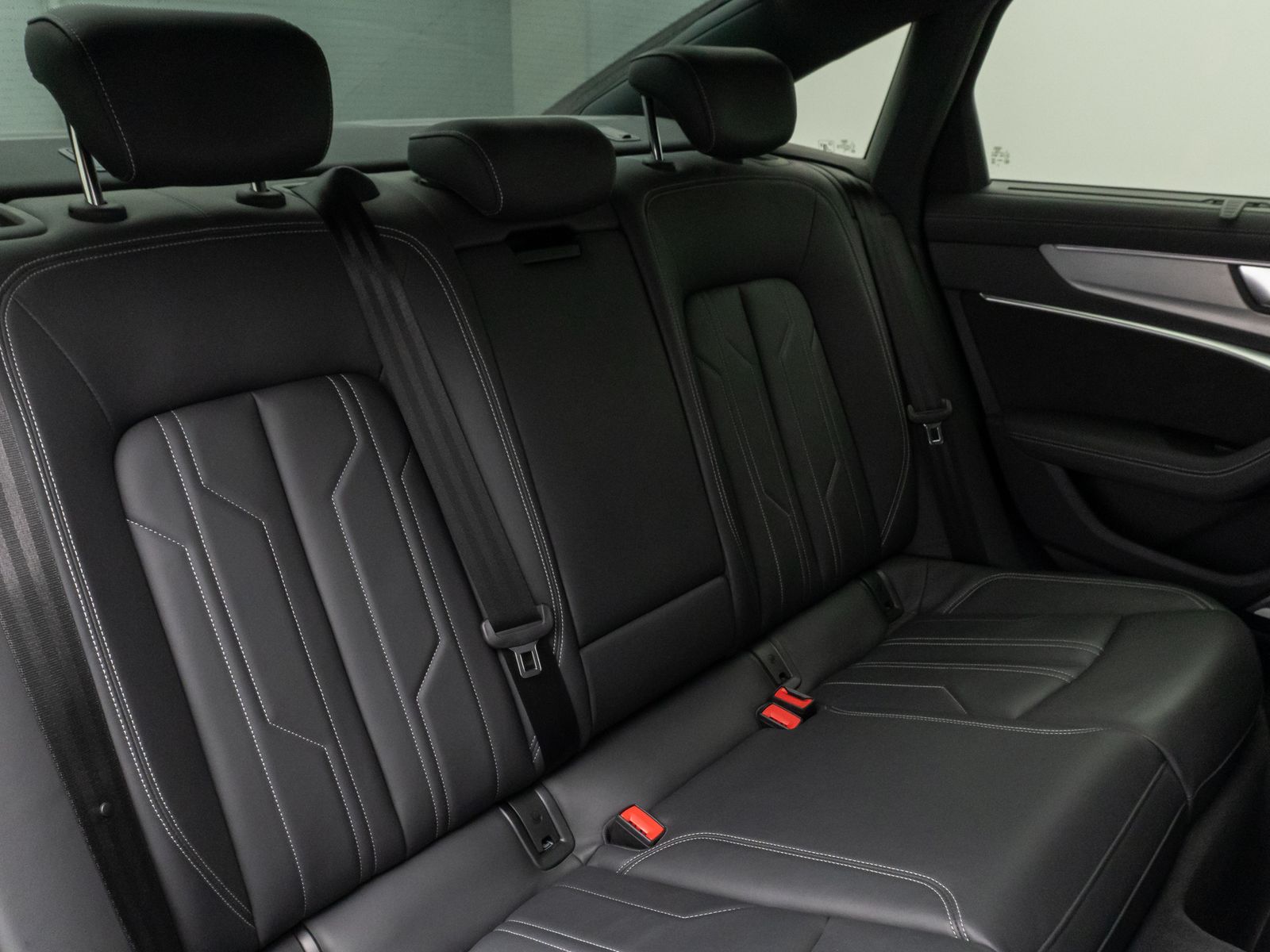 Fahrzeugabbildung Audi A6 Lim. 55 TFSI quattro S-Line + B&O SoftCl HUD