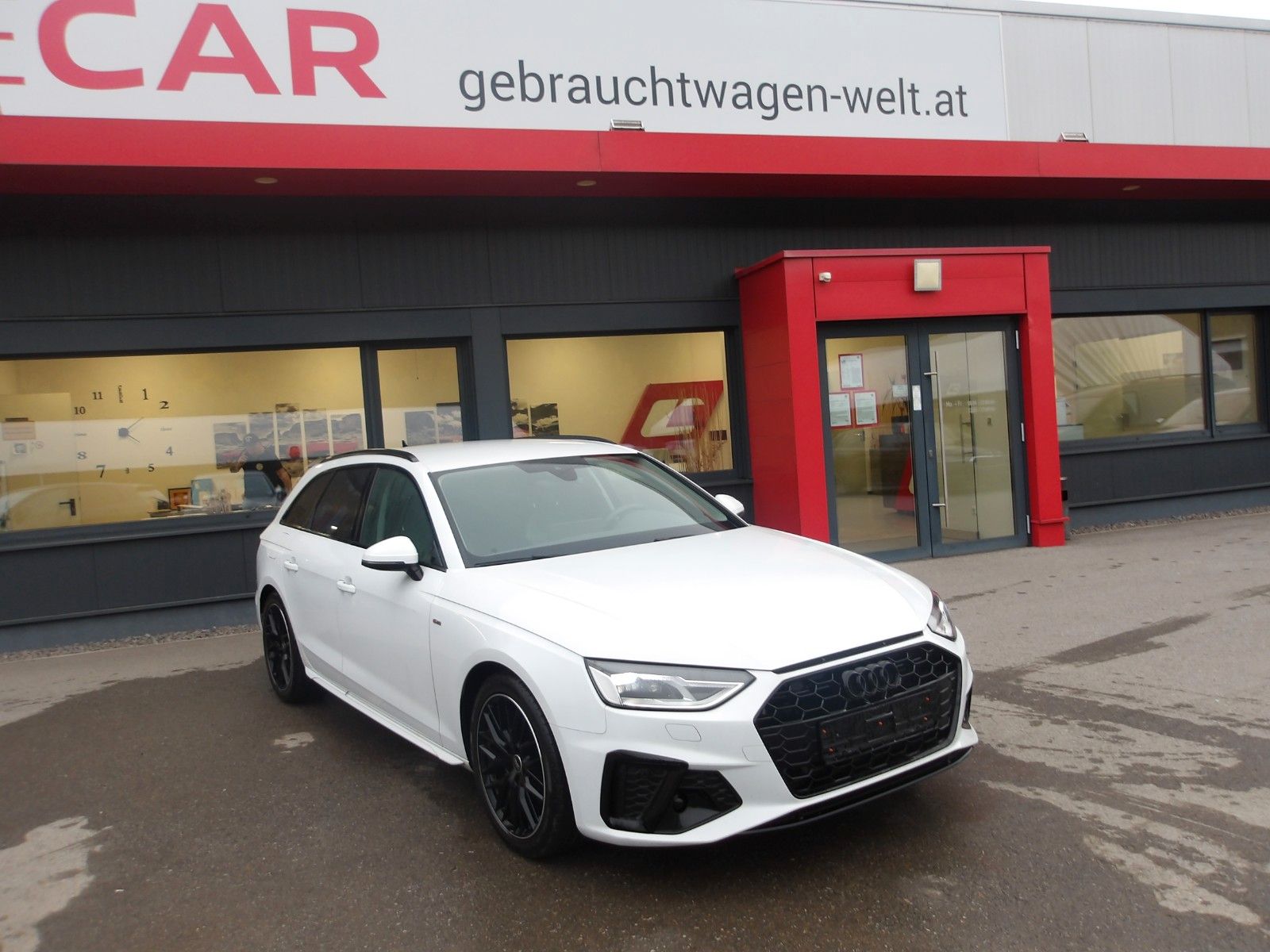 Audi A4 Avant 35 TFSI S line EXP € 18750.- imagem 3