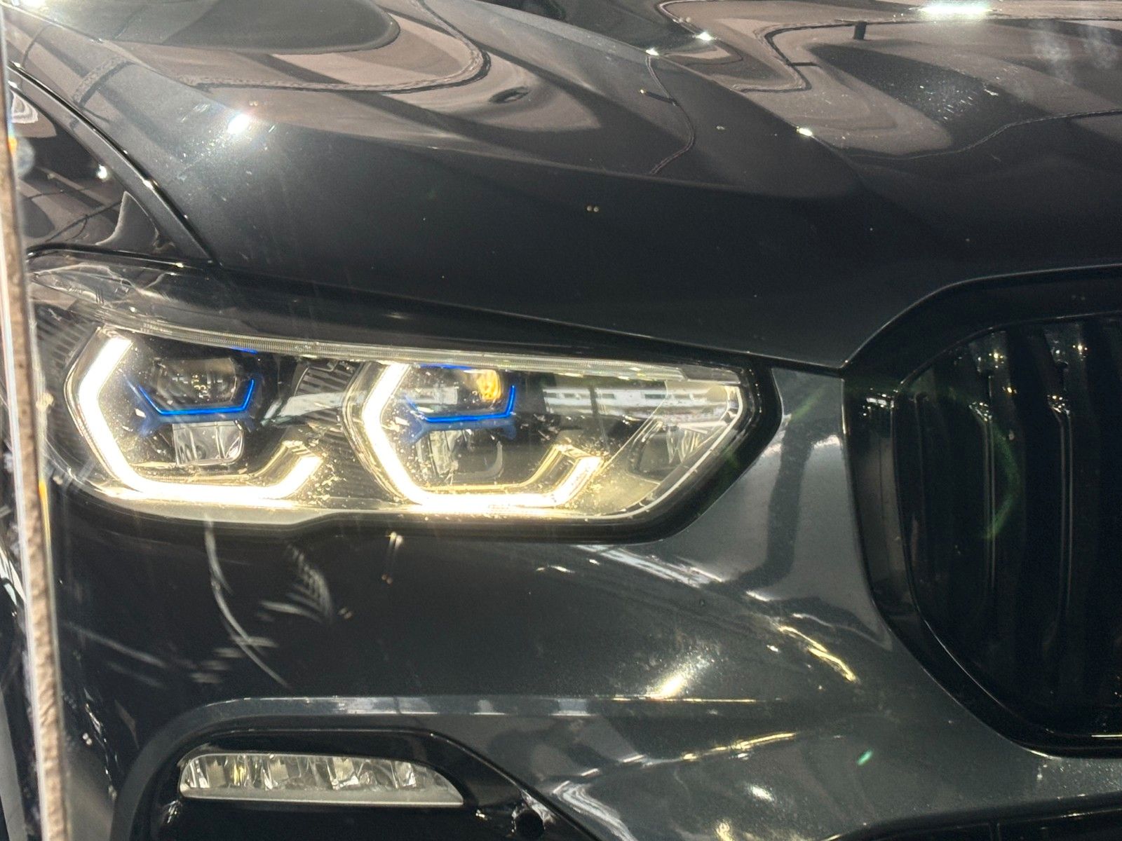 Fahrzeugabbildung BMW X5 xDrive 45e *M-Packet*HUD*360°Kam*Keyless