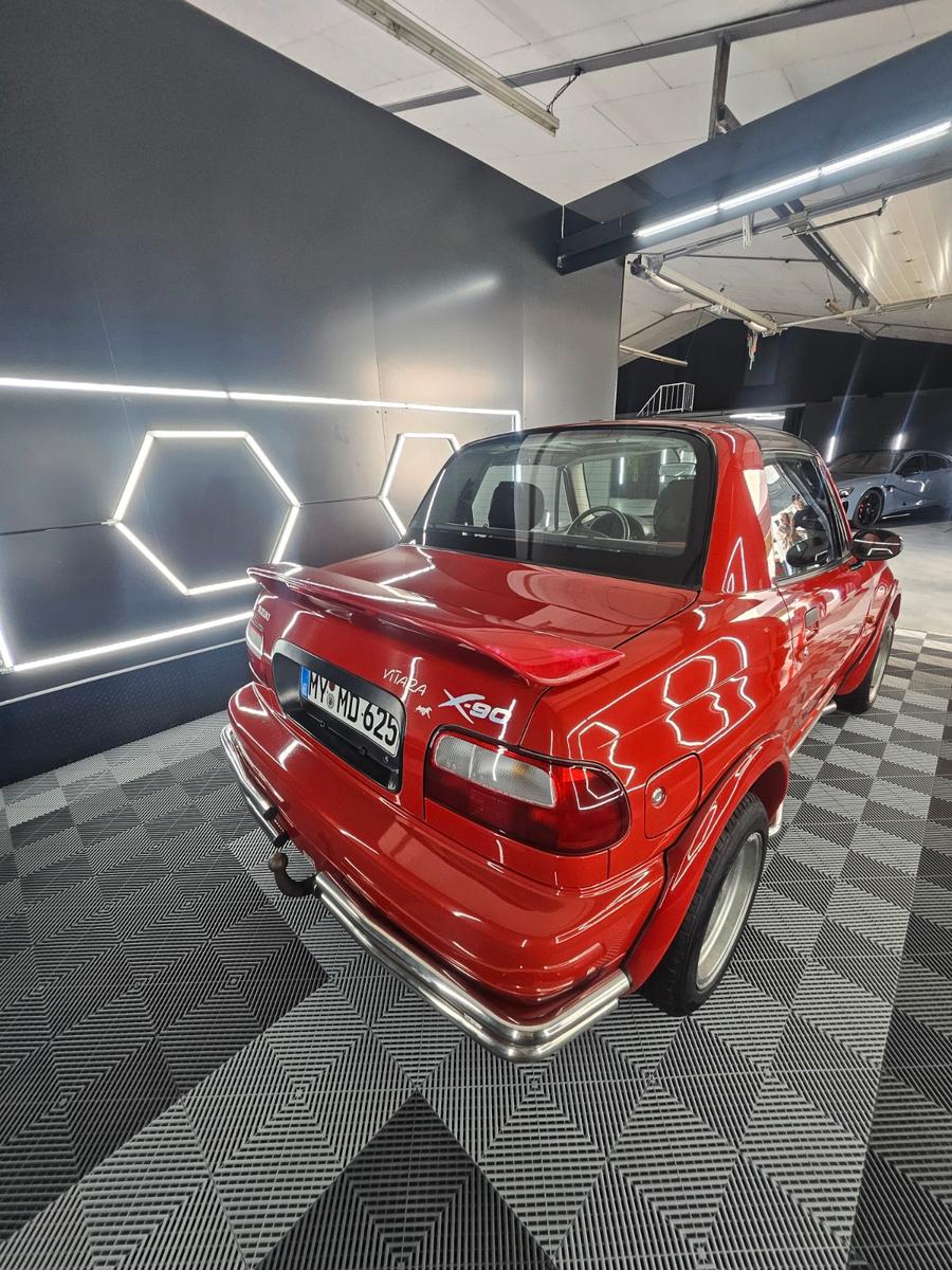 Suzuki X-90 - -