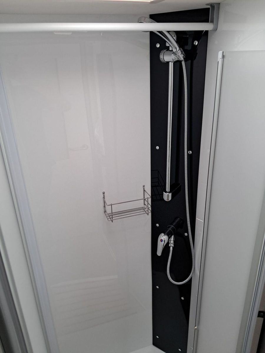 Fahrzeugabbildung Etrusco T 7400 SBC Automatik, Solaranlage, elek. Hubbett