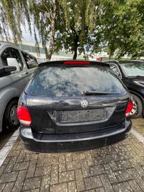 Volkswagen Golf - 2