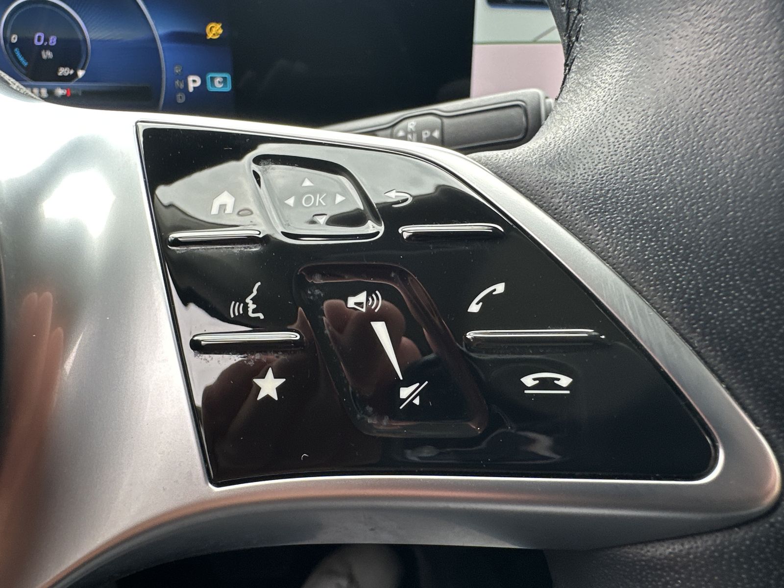 Fahrzeugabbildung Mercedes-Benz B 220d NAV+LEDER+KEYLESS+KAM+WIDESCREEN