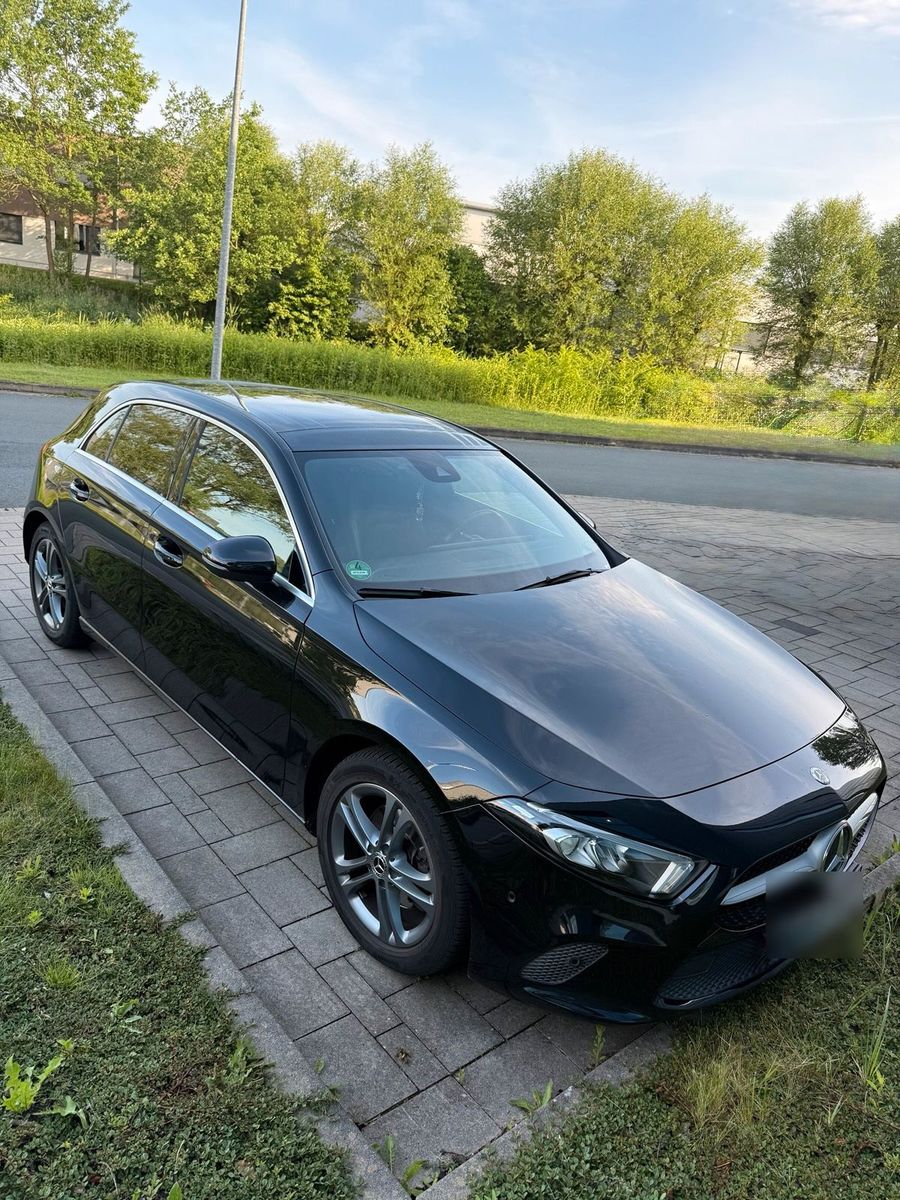 MERCEDES-BENZ Mercedes-Benz A 200 AMG Line