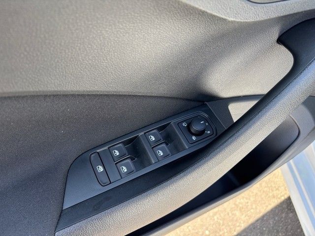 Fahrzeugabbildung SKODA Kamiq 1.0 TSI DSG Selection ACC+AHK+NAVI+SHZ+GRA