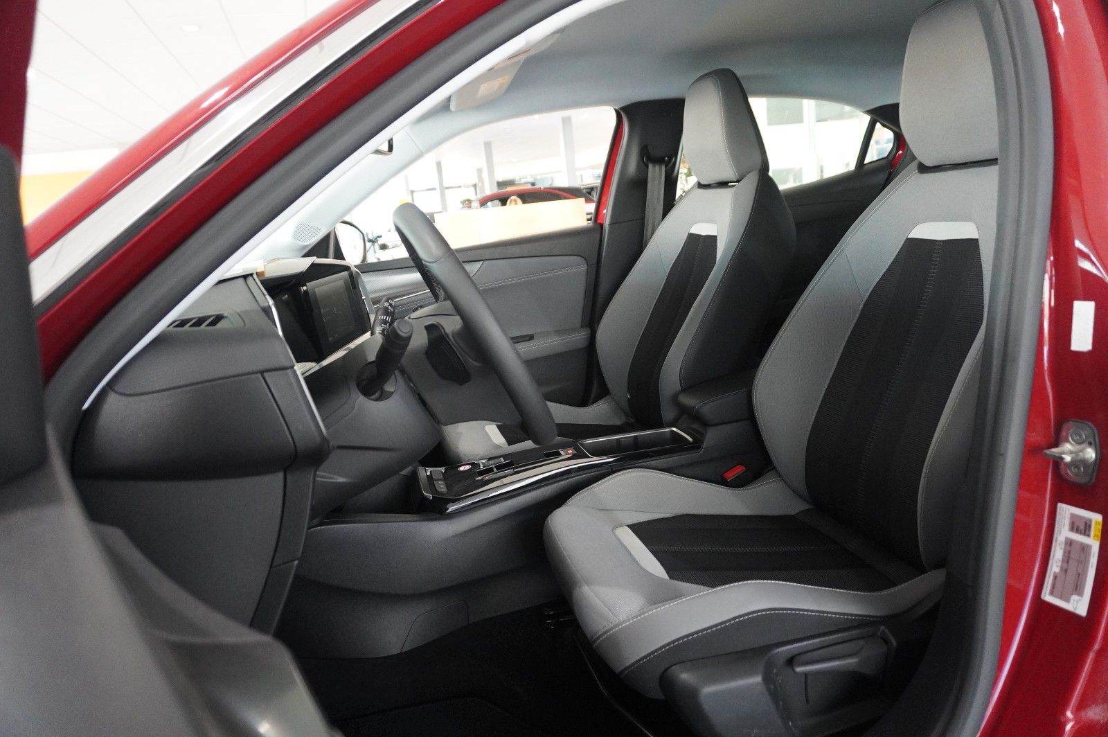Fahrzeugabbildung Opel Mokka 1.2T ELEGANCE NAVI/LED/KAMERA/SH/SPORT/DAB