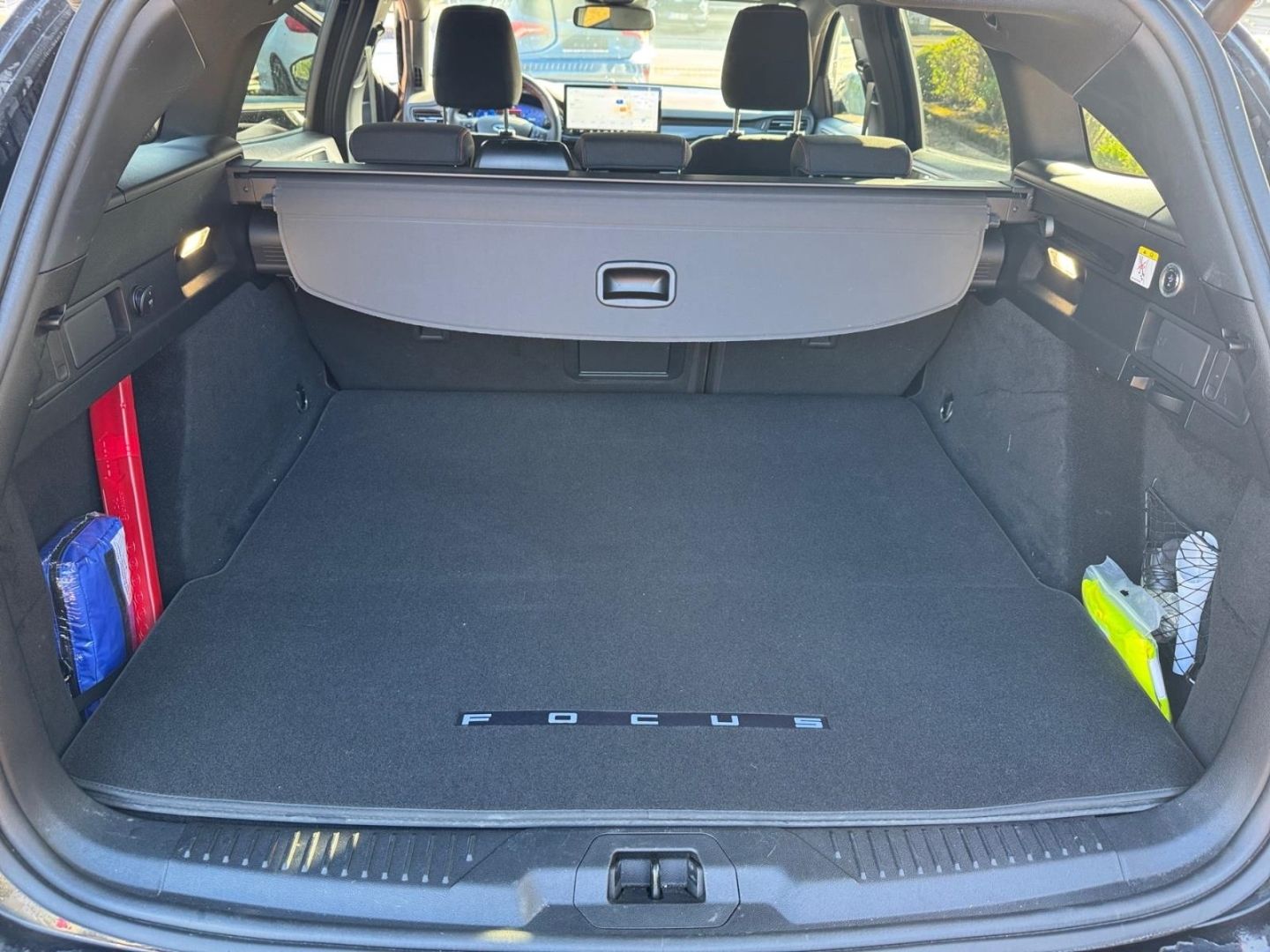 Fahrzeugabbildung Ford Focus Turnier ST-Line X AHK-klappbar Navi Matrix