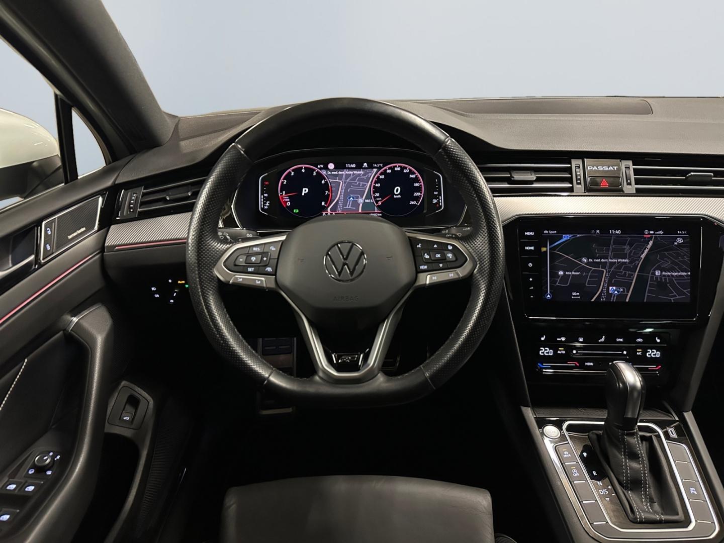 Volkswagen Passat Variant 2.0 TSI R-Line *Matrix*ACC*Pano*A