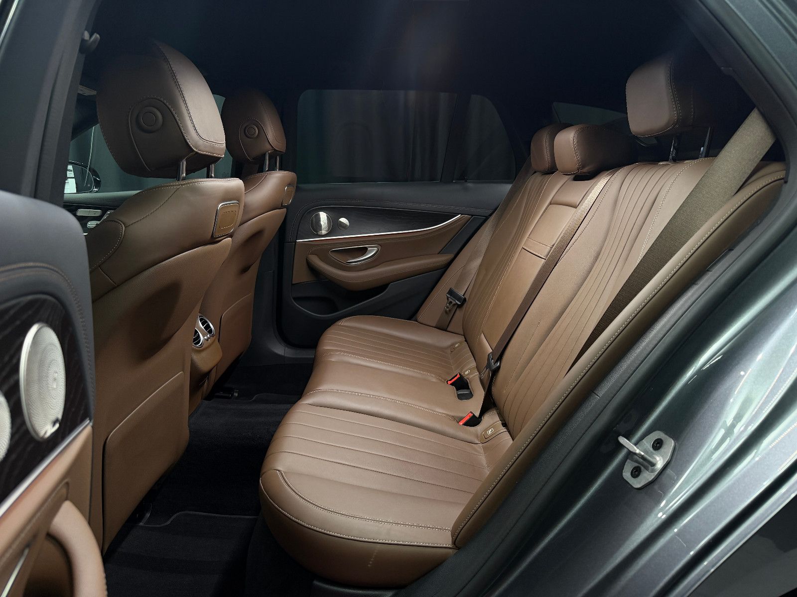 Fahrzeugabbildung Mercedes-Benz E 300 de T-Modell |BURMESTER|MULTIBEAM-LED
