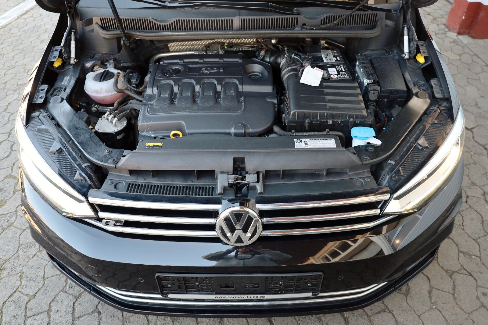 Fahrzeugabbildung Volkswagen Touran R Line Alcantara,Navi,LED,Panorama,Kamera