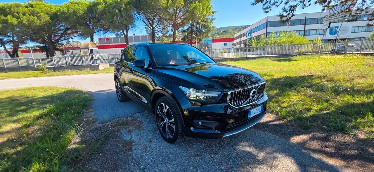 Volvo XC40 T5 261 CV Recharge Plug-in Hybrid Ins