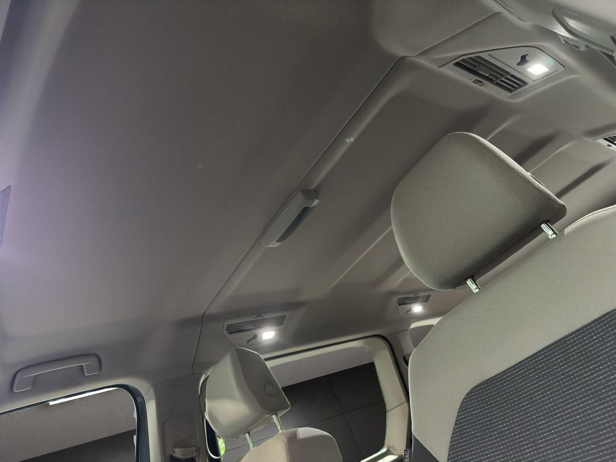 T7 Multivan 2.0 TDI DSG RFK NAVI SZHG 6-SITZER