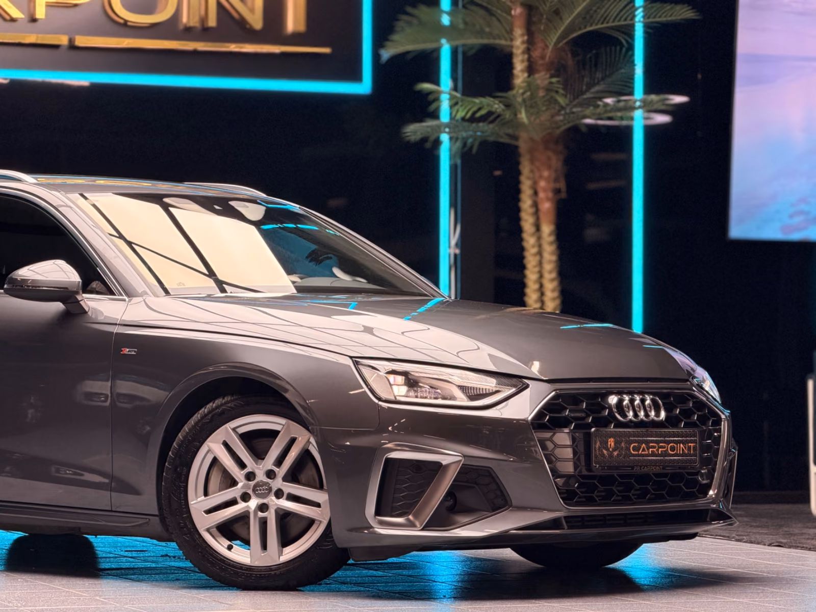 Audi A4 Avant 45 TFSI quattro S line/LED/AHK/ACC