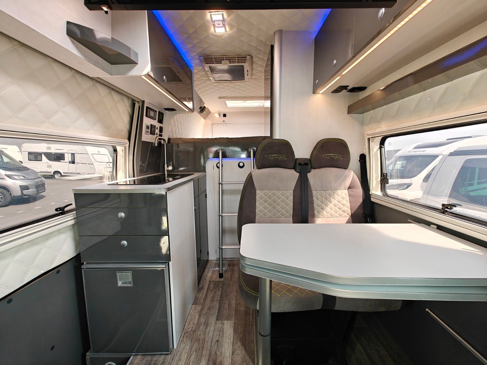 Fahrzeugabbildung Andere VR Motorhomes Pitanti 747 - Motorrad Transport -