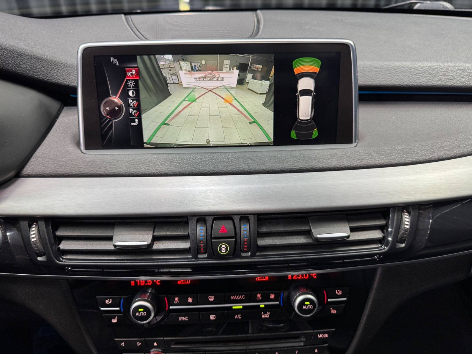 Fahrzeugabbildung BMW X5 40d xDrive|M-SPORT|PANO|7-SITZER|SOFT-CLOSE|