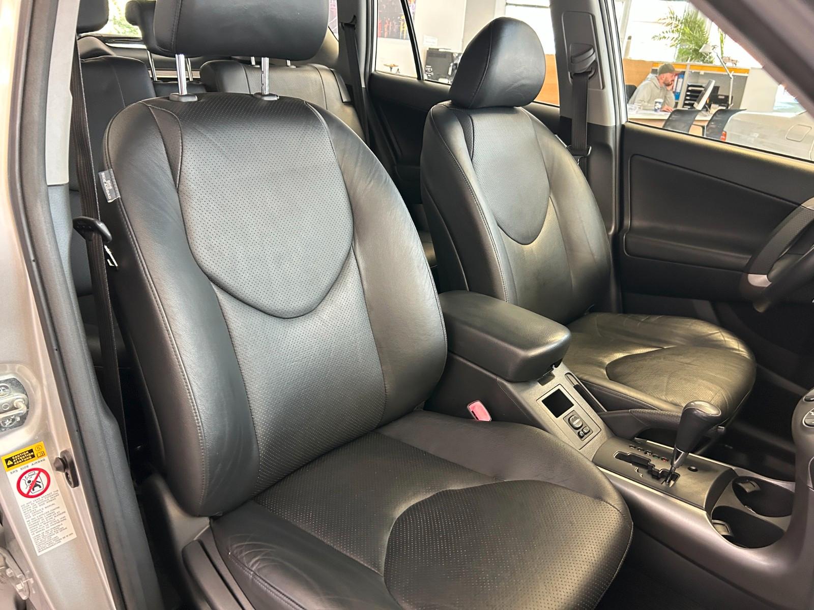Toyota RAV4 2.0 VVT-i 152 ch 4x4 Executive • Boîte auto • 95 000 km • Cuir • Clim auto