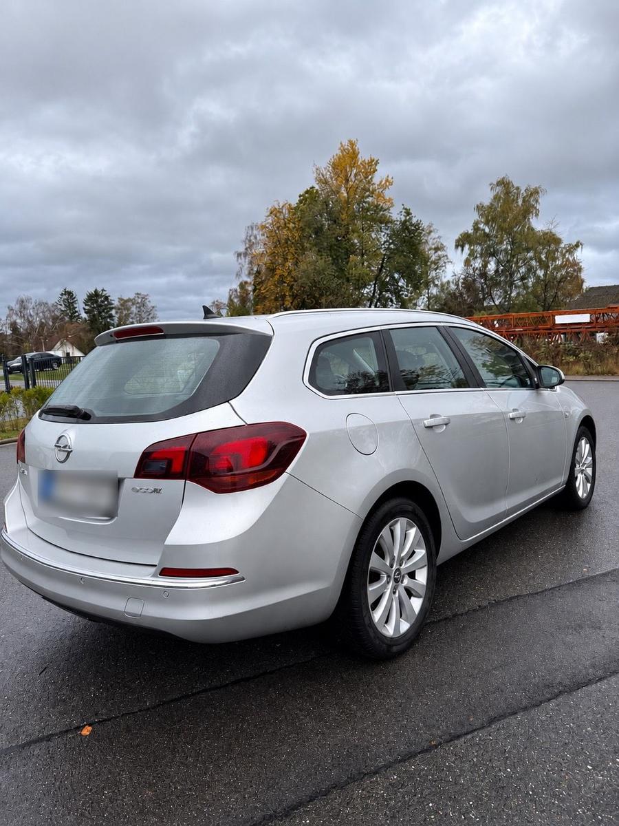 Opel Astra 2015 — фото 7