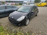 Renault Clio Yahoo! 1,2 16V - Renault Clio mit Benzin-Antrieb: Limousine, Yahoo