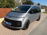 Hyundai STARIA 2.2 CRDi Signature 7-Sitzer Auto 4WD ... - Hyundai STARIA: Silber