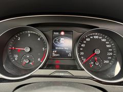 Fahrzeugabbildung Volkswagen Passat Variant Business 2.0 TDI Navi Pano Sitzh