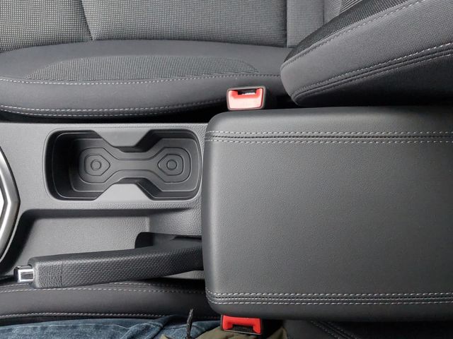 KGM Tivoli ESSENTIAL 1.5 MT NaviCarPlayRFKDABSHZ