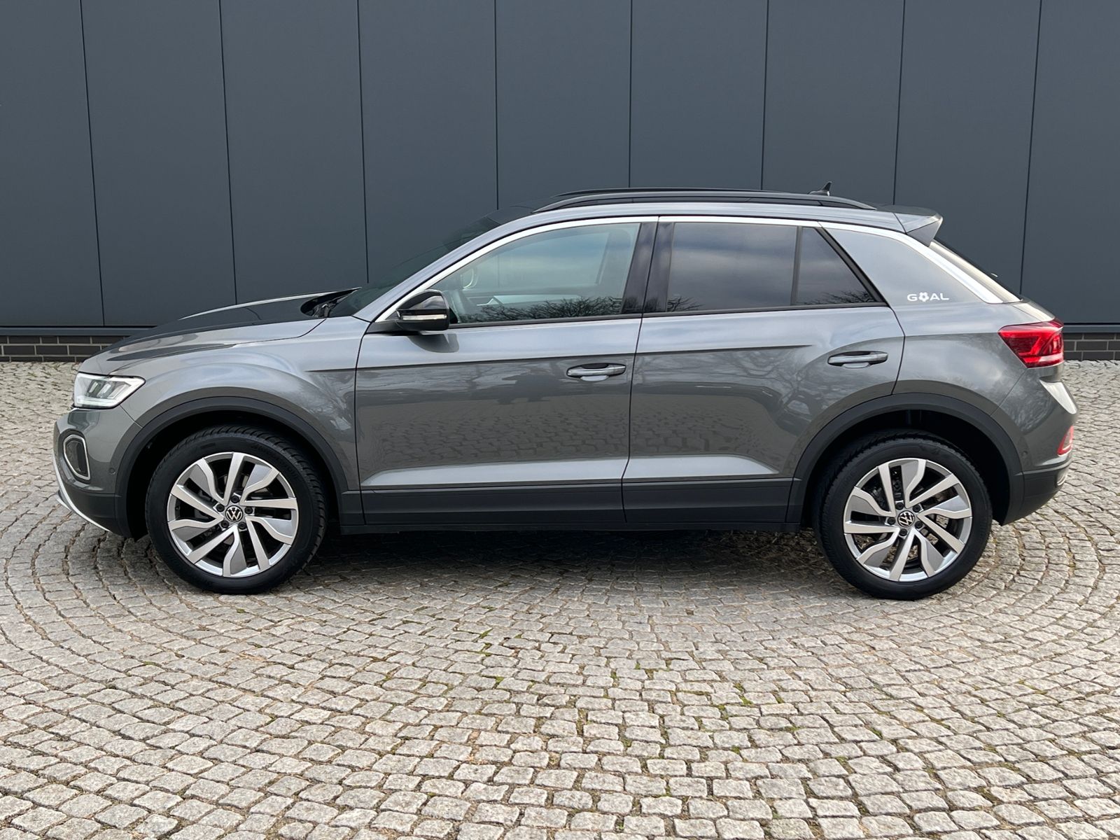 Fahrzeugabbildung Volkswagen T-Roc GOAL 1.0 TSI *Plus-Paket, LED, ACC, Navi,